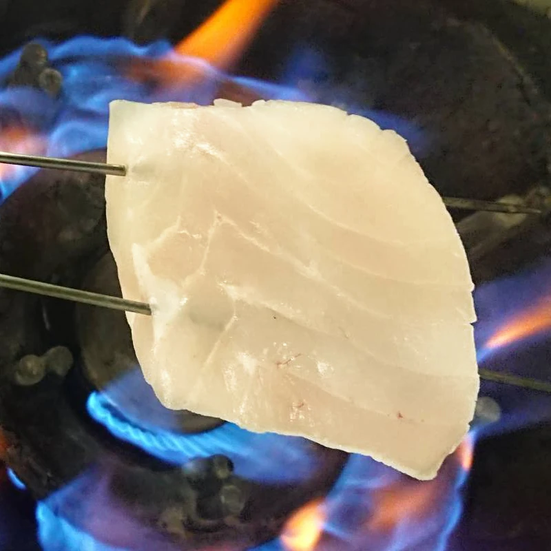 黒鯛焼き 霜造り 醤油仕立て