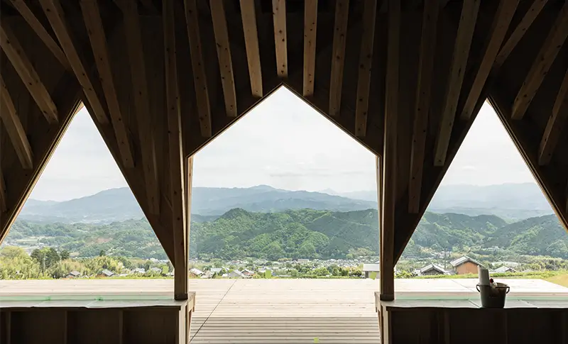 里山のシンボルとしての醸造所