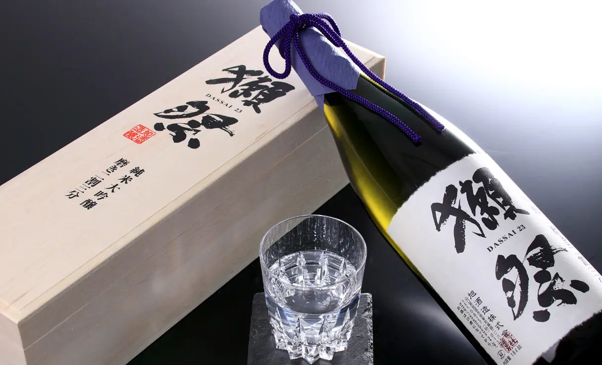 獺祭 純米大吟醸 磨き二割三分 木箱入り 1.8L | 獺祭（旭酒造） | 酒